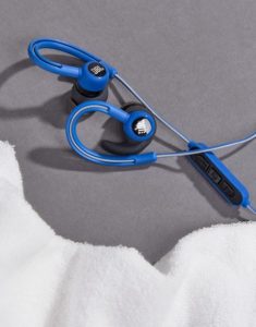 auricolari jbl blu catarifrangenti asos